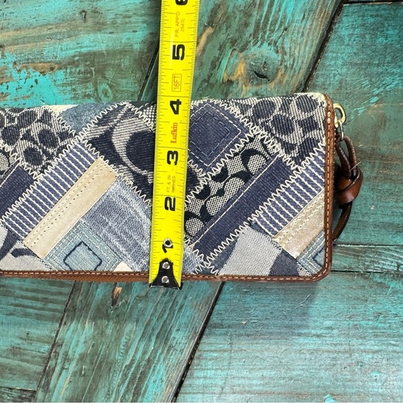 Y2K Vintage Coach Women's Blue Denim Brand Logo Patchwork Canvas Wallet - Picture 15 of 16